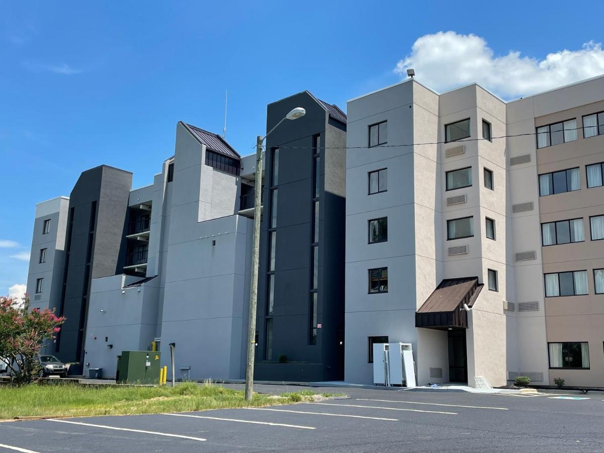Quality Inn & Suites Spring Lake - Fayetteville Near Fort Bragg Kültér fotó