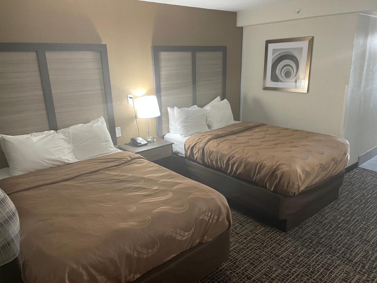 Quality Inn & Suites Spring Lake - Fayetteville Near Fort Bragg Kültér fotó