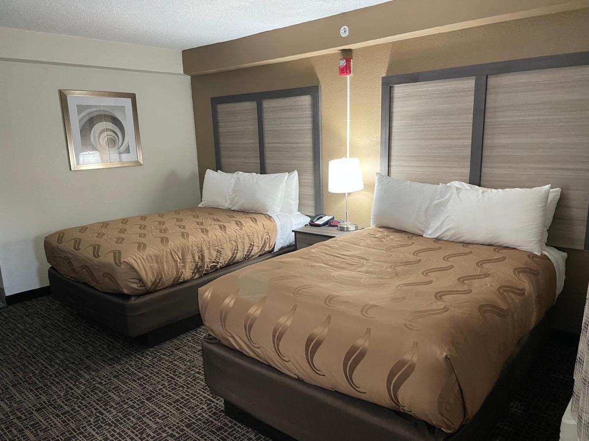Quality Inn & Suites Spring Lake - Fayetteville Near Fort Bragg Kültér fotó