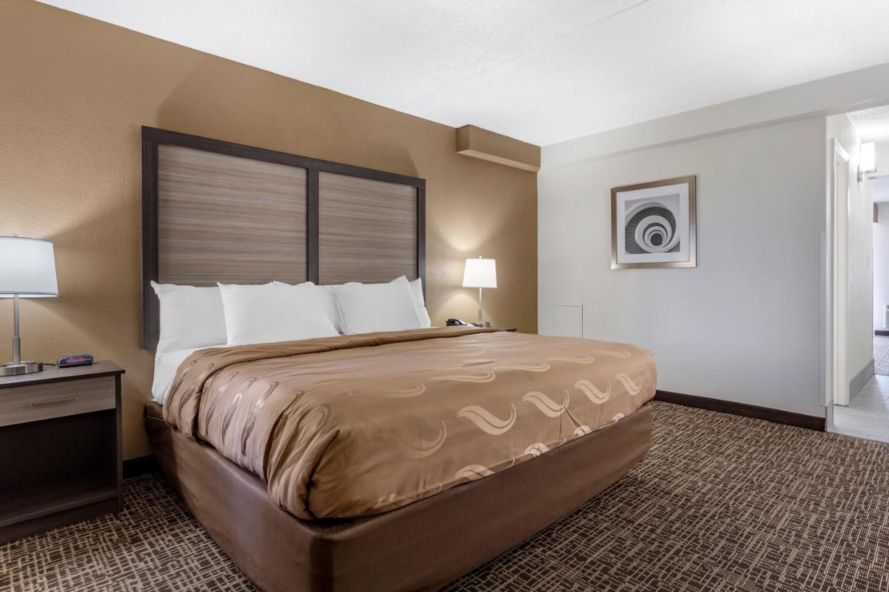 Quality Inn & Suites Spring Lake - Fayetteville Near Fort Bragg Kültér fotó
